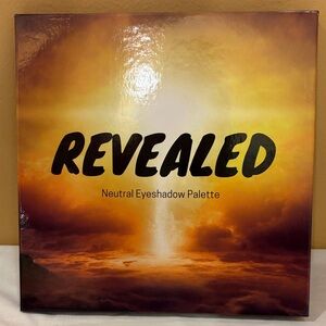 Revealed Neutral Eyeshadow Palette